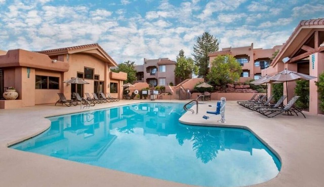 Sedona's Best-Kept Secret! Outdoor Pool, Free Parking, Full Kitchen!