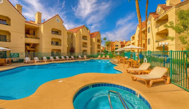 Las Vegas Lights Await – 3 Modern Villa w/Balcony + Pools & Arcade Fun