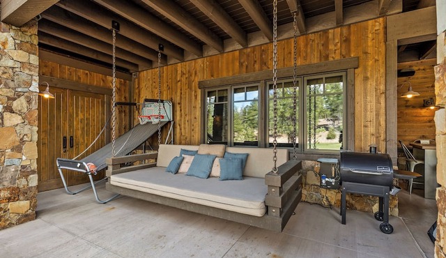 Large 6BR mountain estate w golf access