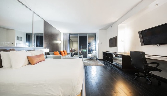 SVS: High Floor Strip View Studio | Open Balcony | Palms Place