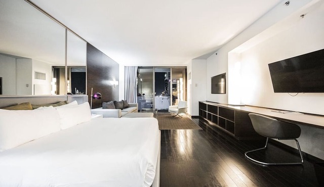 SVS: Strip View Studio | Pool & Gym Access | Palms Place