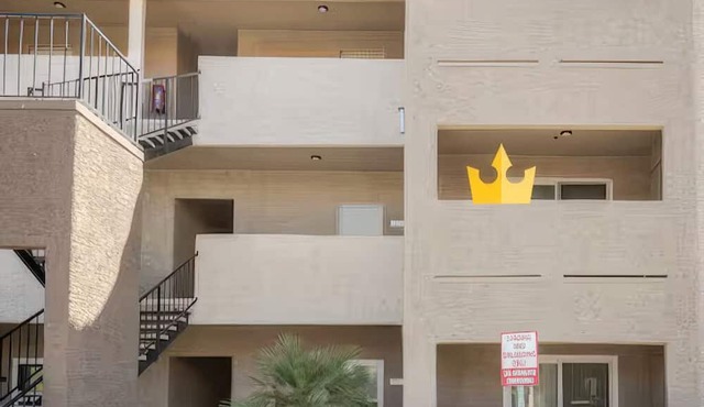 Budget-Friendly 2BR/2BA Near Vegas Strip Free Parking, Pool, WiFi, No Resort Fee