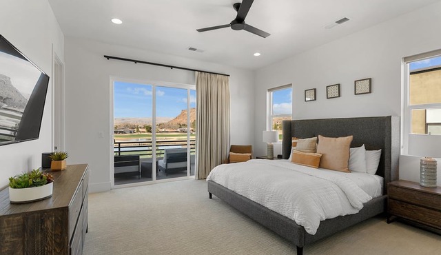 Villa #20 at Bloomington Country Club: Pool, Golf, Restaurant