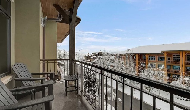 Vintage on the Strand 7 | 400 Feet to Slopes | Balconies | Garage | Chef's Kitchen in Park City