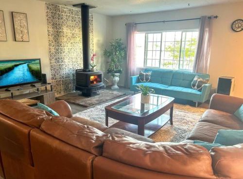Stylish Getaway in Lake Isabella near Kern River