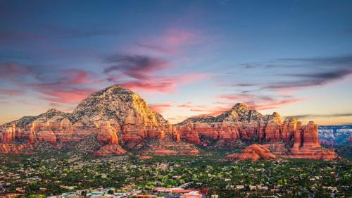 Ontario Ave Remodeled Log Cabin on 1 Acre Gateway to Grand Canyon Amazing Views