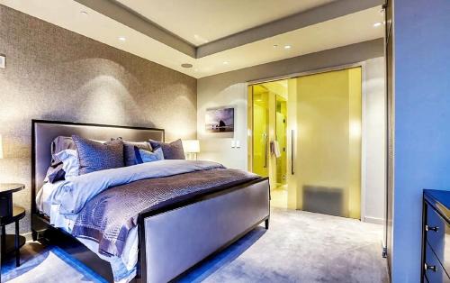 Two Bedroom Corner Residence with Panoramic Views